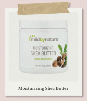 Mild By Nature（マイルド バイ ネイチャー）のモイスチャライジングシアバター、198gのジャー。天然保湿成分配合の全身用バーム。ポラロイド風。